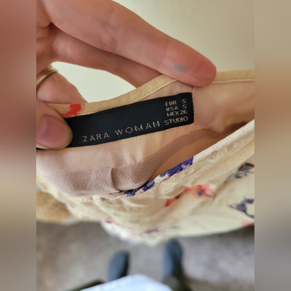 Zara floral midi dress - Picture 2 of 6